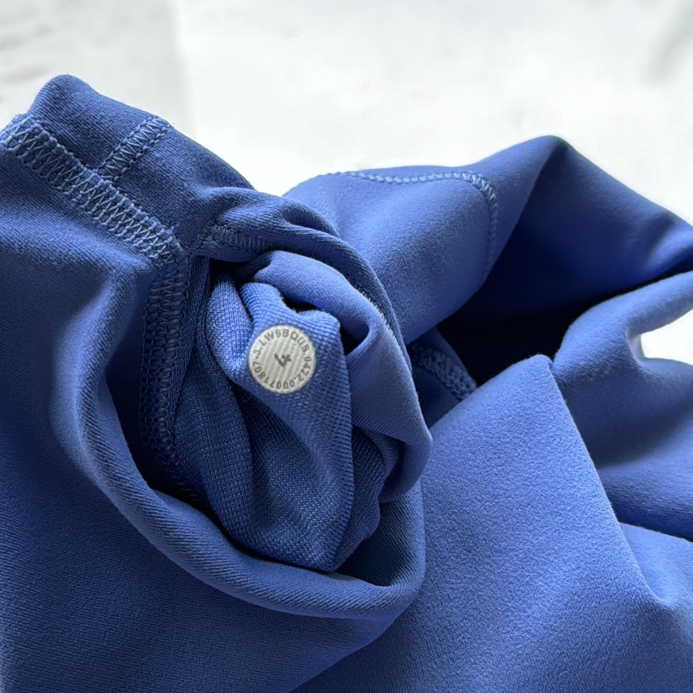 Lululemon Wunder Train High Rise Crop in Blue - Picture 4 of 5